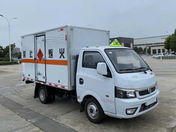 楚勝牌CSC5035XRQ6型易燃?xì)怏w廂式運(yùn)輸車