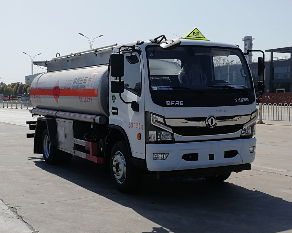 楚勝牌CSC5125GYY6AC型運油車